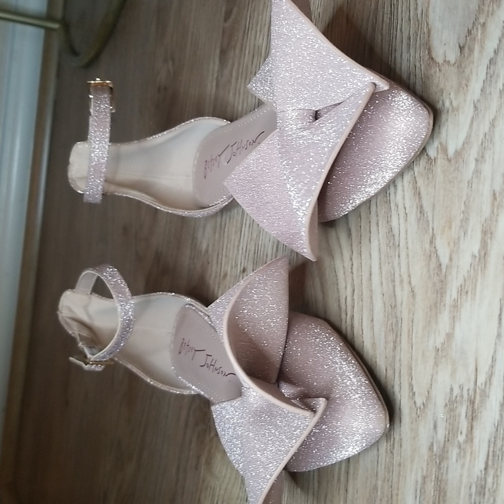Betsey Johnson Nobel Ballet Champagne Shimmer Ankle Strap Flats Girls 13 - Picture 3 of 10